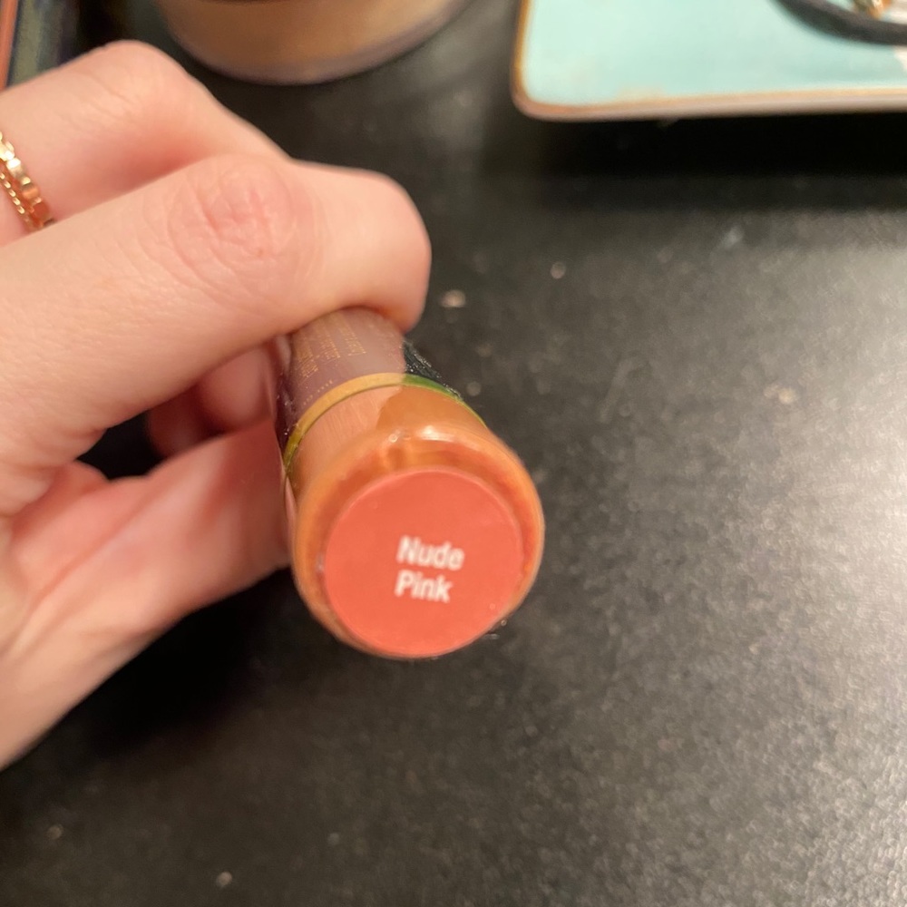 Nude pink lipsense